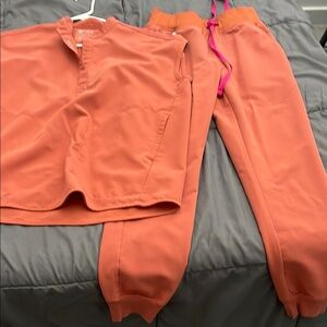 Figs Women's Orange Scrub Set